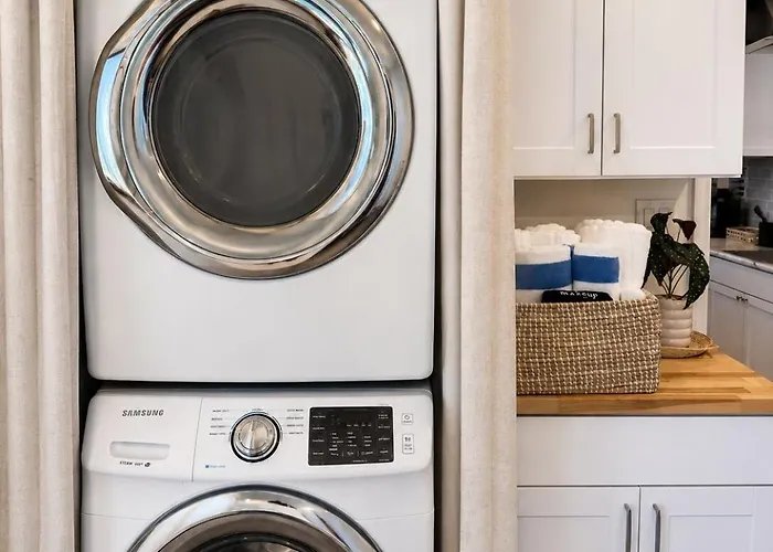 Luxe 3br - Hot Tub And Parking - Near Osu & Downtown Villa