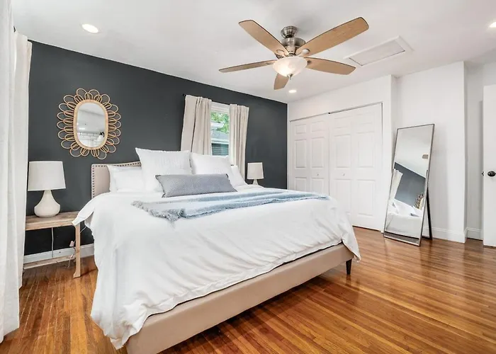 Villa Luxe 3br - Hot Tub And Parking - Near Osu & Downtown Columbus